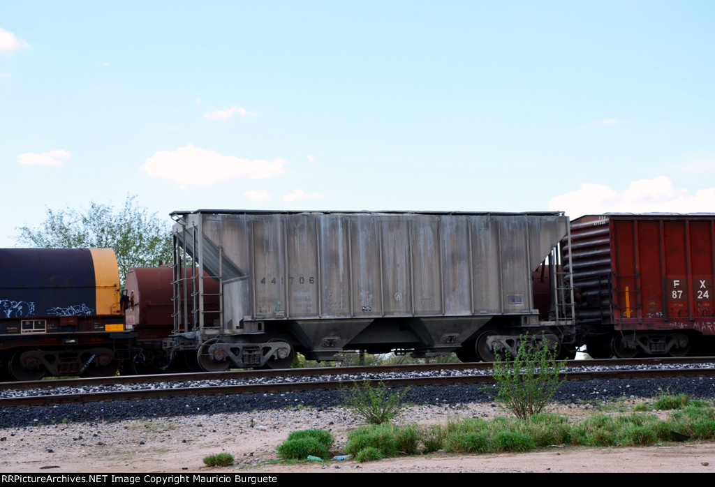 ITLX Covered Hoppers in Hermosillo yard